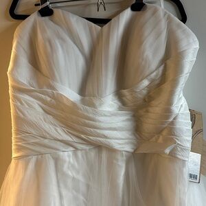 Chic White Strapless Midi Dress